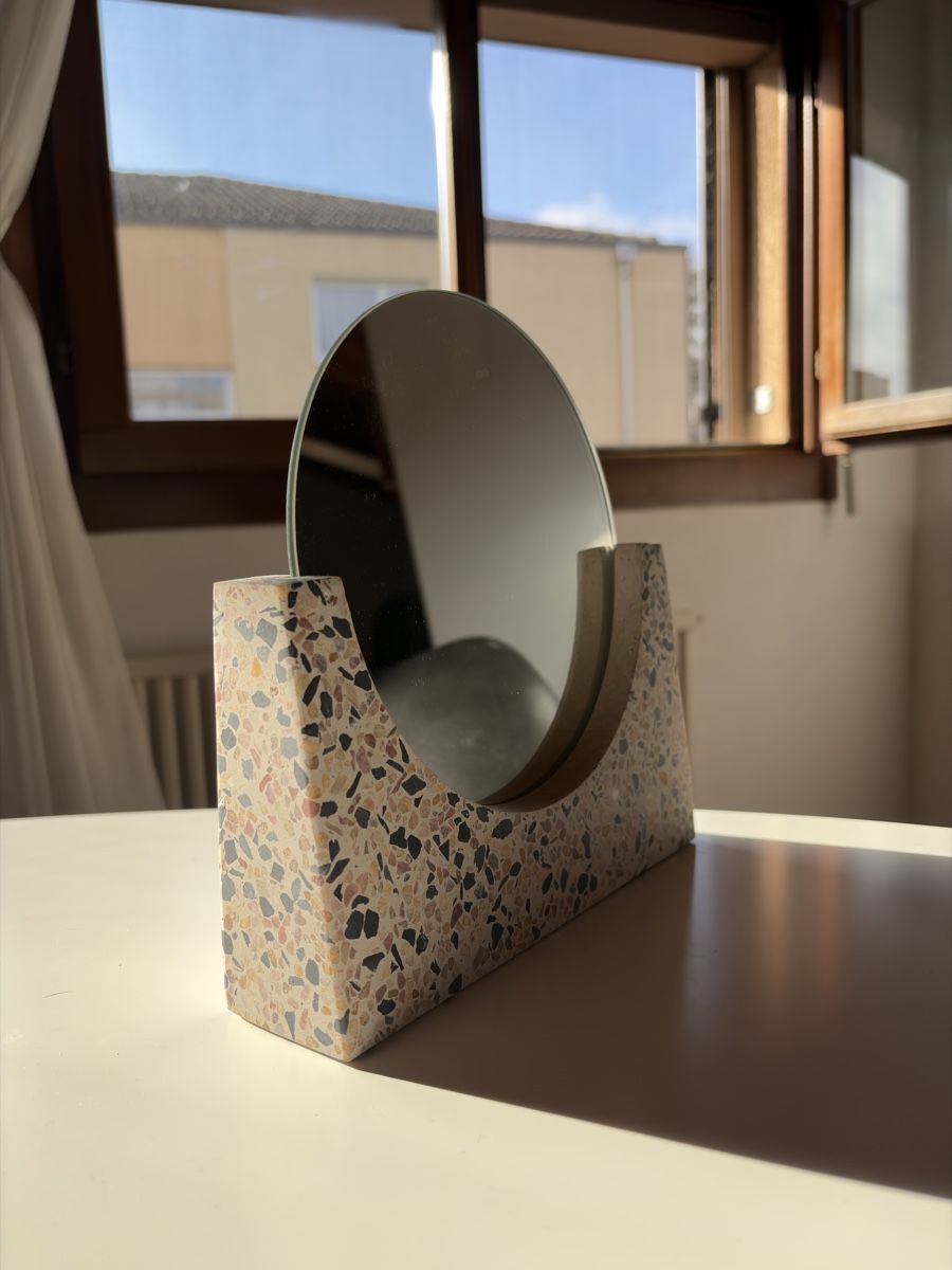 Spiegel: Chic Home Decor Piece & mackup mirror – Gebraucht aus Nyon von tor_6gr5 1