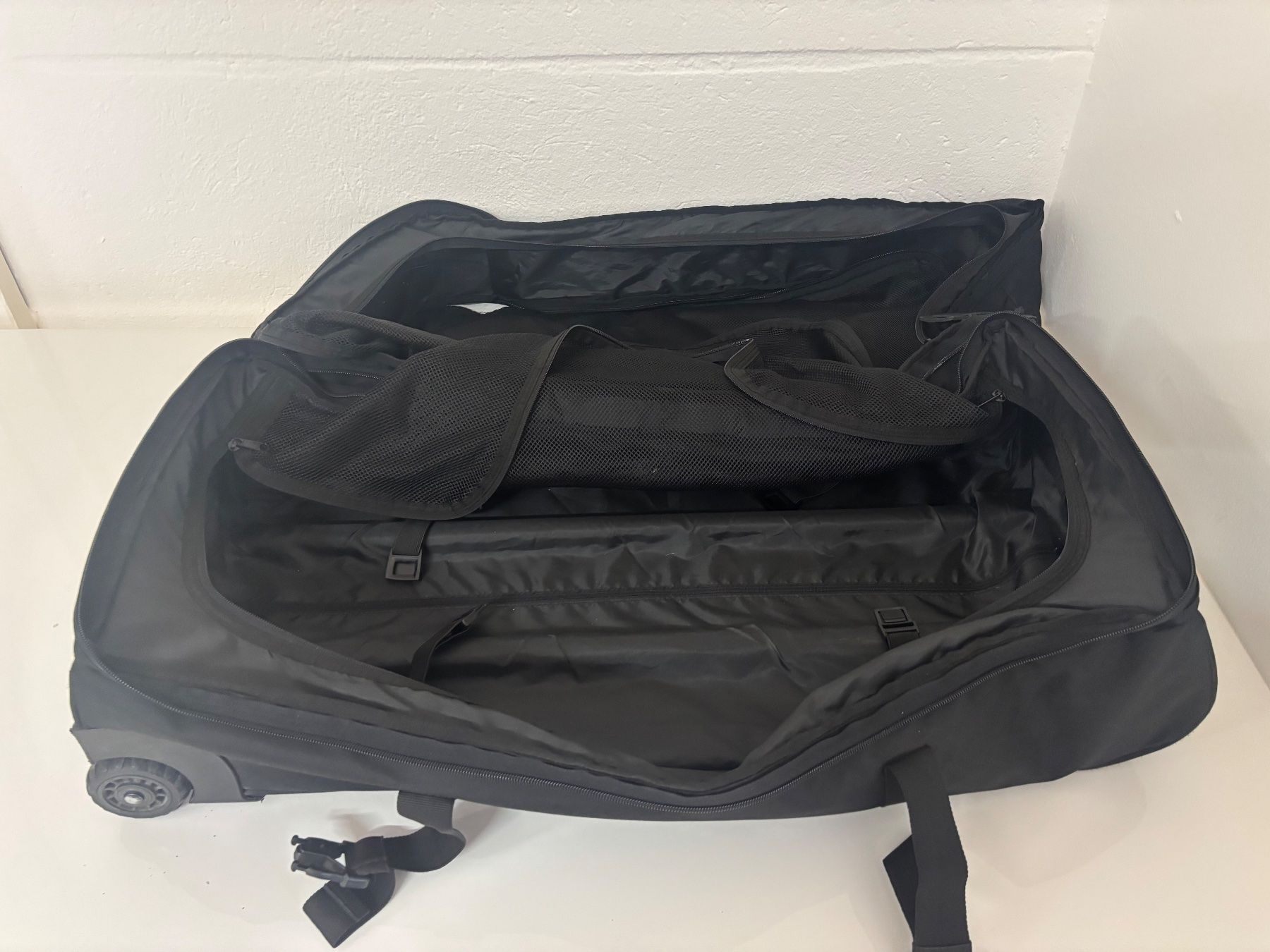 46 Nord Taschen: Reisetasche mit Rollen Schwarz – Gebraucht aus Wettingen von Wendemarket