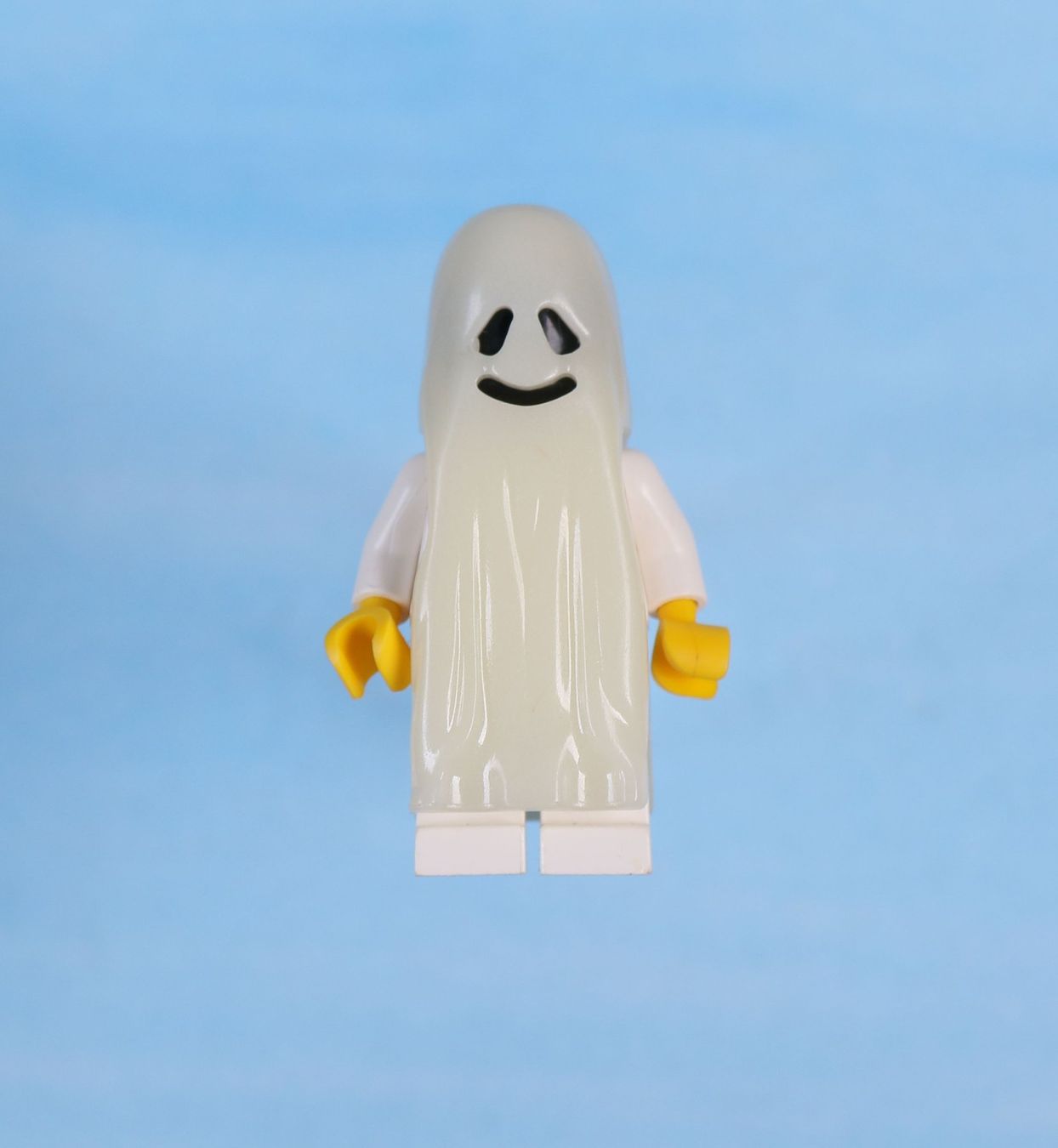 Lego Spielzeuge: LEGO Minifigur Ghost with White Legs, Yellow Hands – Gebraucht aus Hettlingen von Scholi99