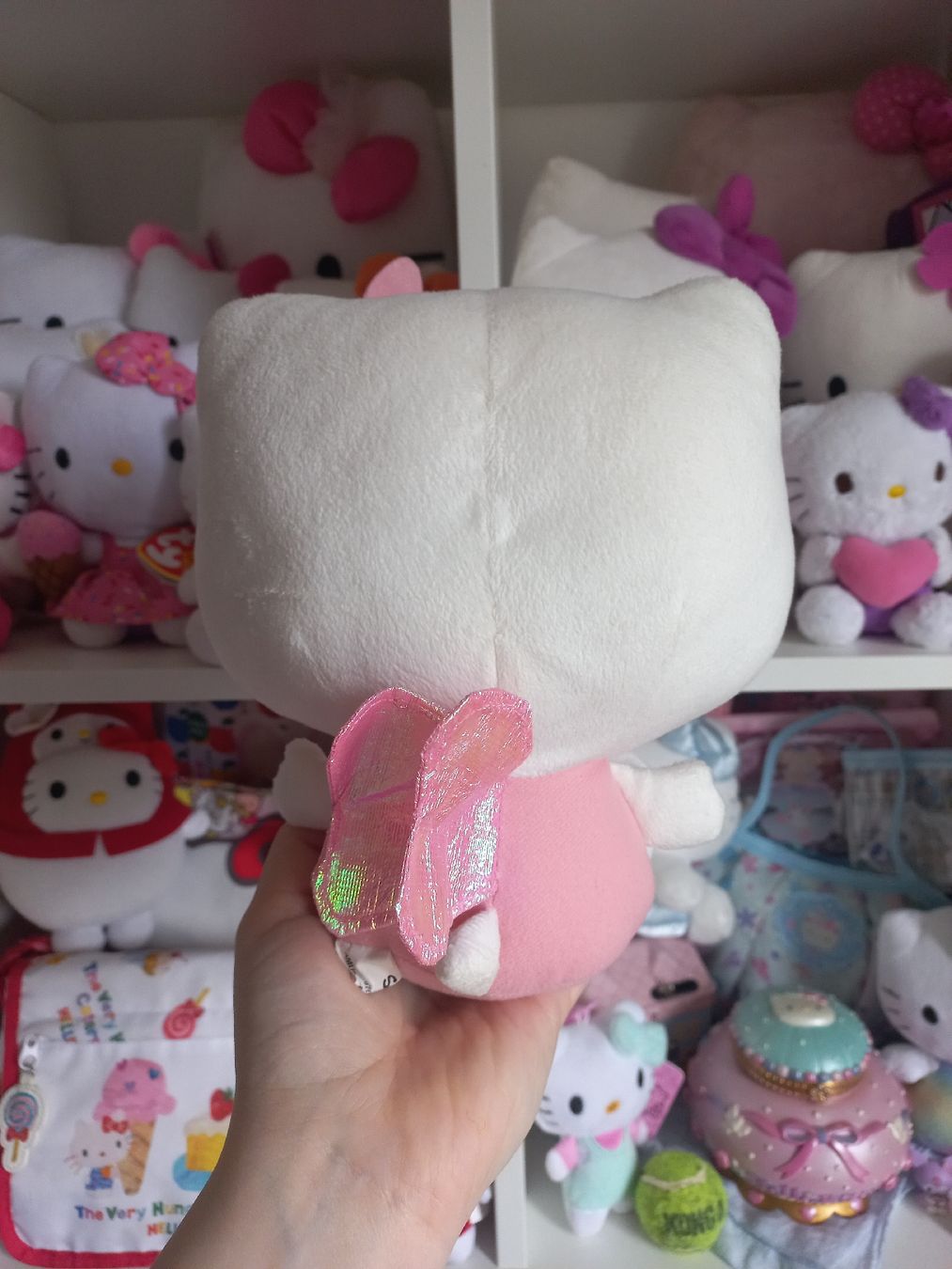 Hello Kitty Jouets: Hello Kitty Plüschtier - Sanrio – D'occasion à Wangen b. Olten par SecondStory4u 1