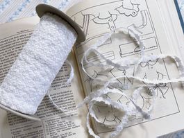 5 Meter Band weiss Blümchen Trägerband Lingerie Unterwäsche