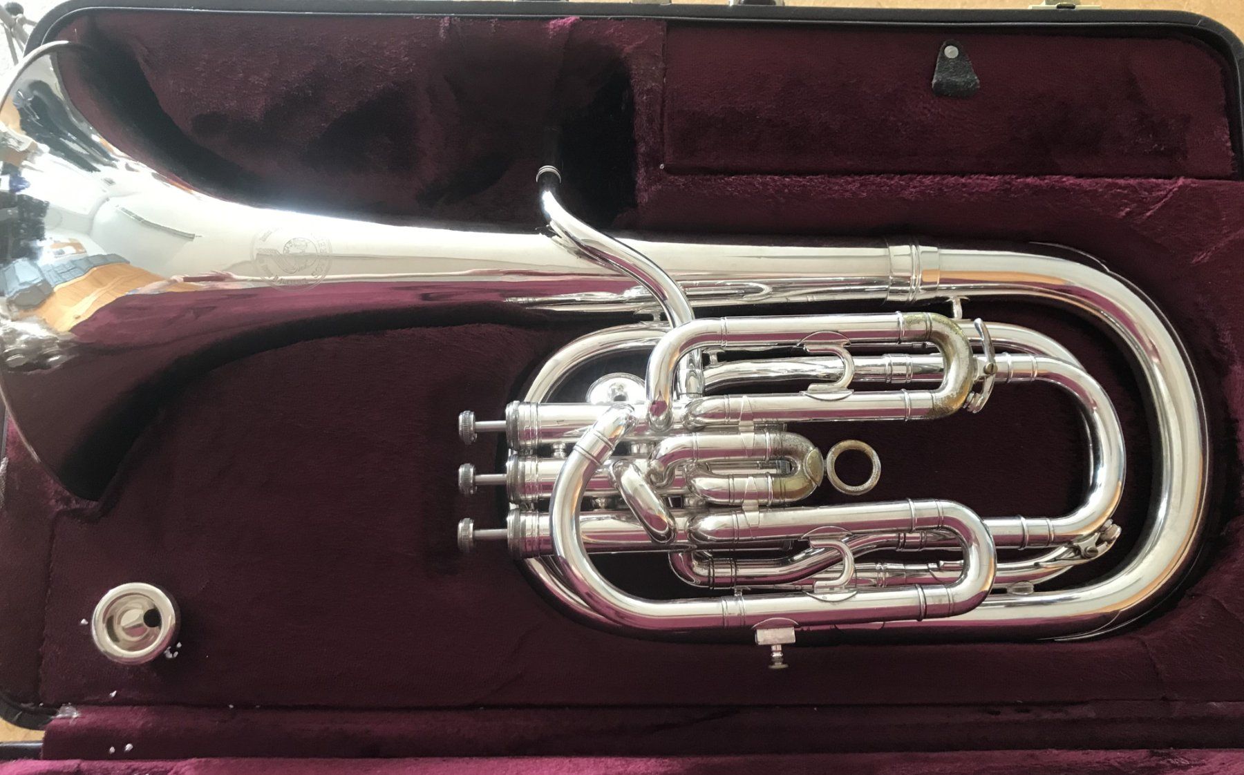 Besson Strumenti musicali: Tenorhorn Sovereign mit Koffer – Usato da Trimbach venduto da Danius