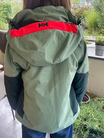Superschöne Skijacke Helly Hansen, Grösse 140