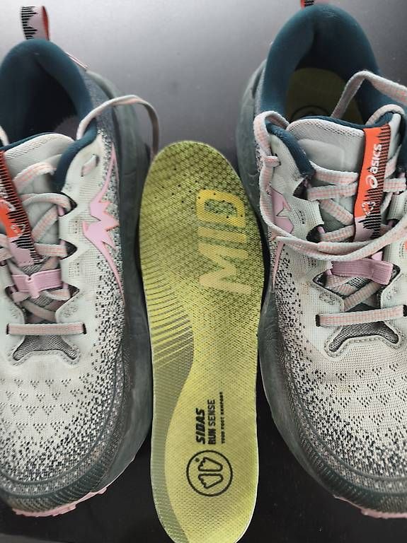 Scarpe da donna: Asics Trabuco Max 4 – Usato da Wittenwil venduto da MoeJoe
