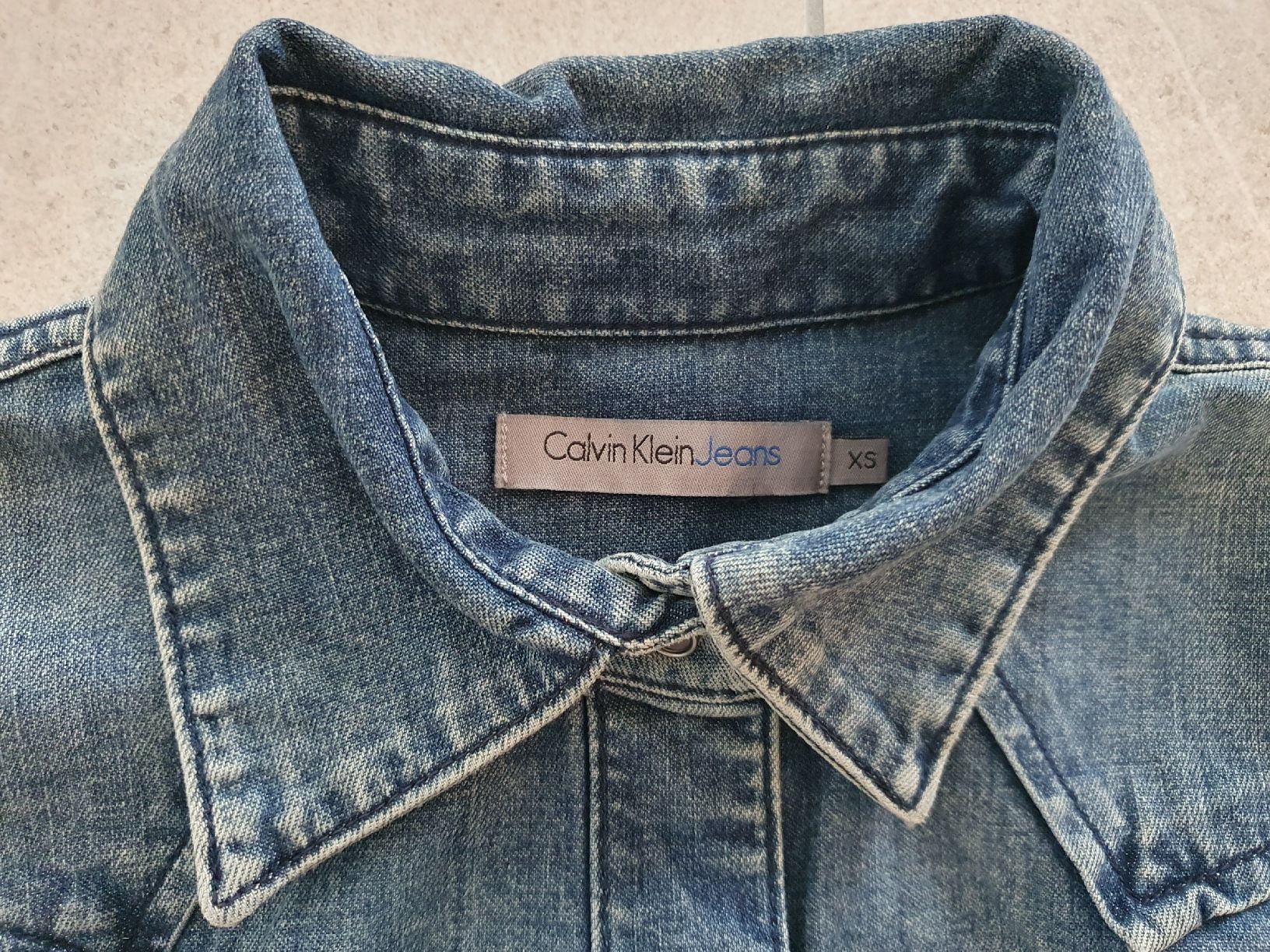 Calvin Klein Blusen: Calvin Klein Jeanshemd XS – Neu (gemäss Beschreibung) aus Wettingen von __Dom__ 3