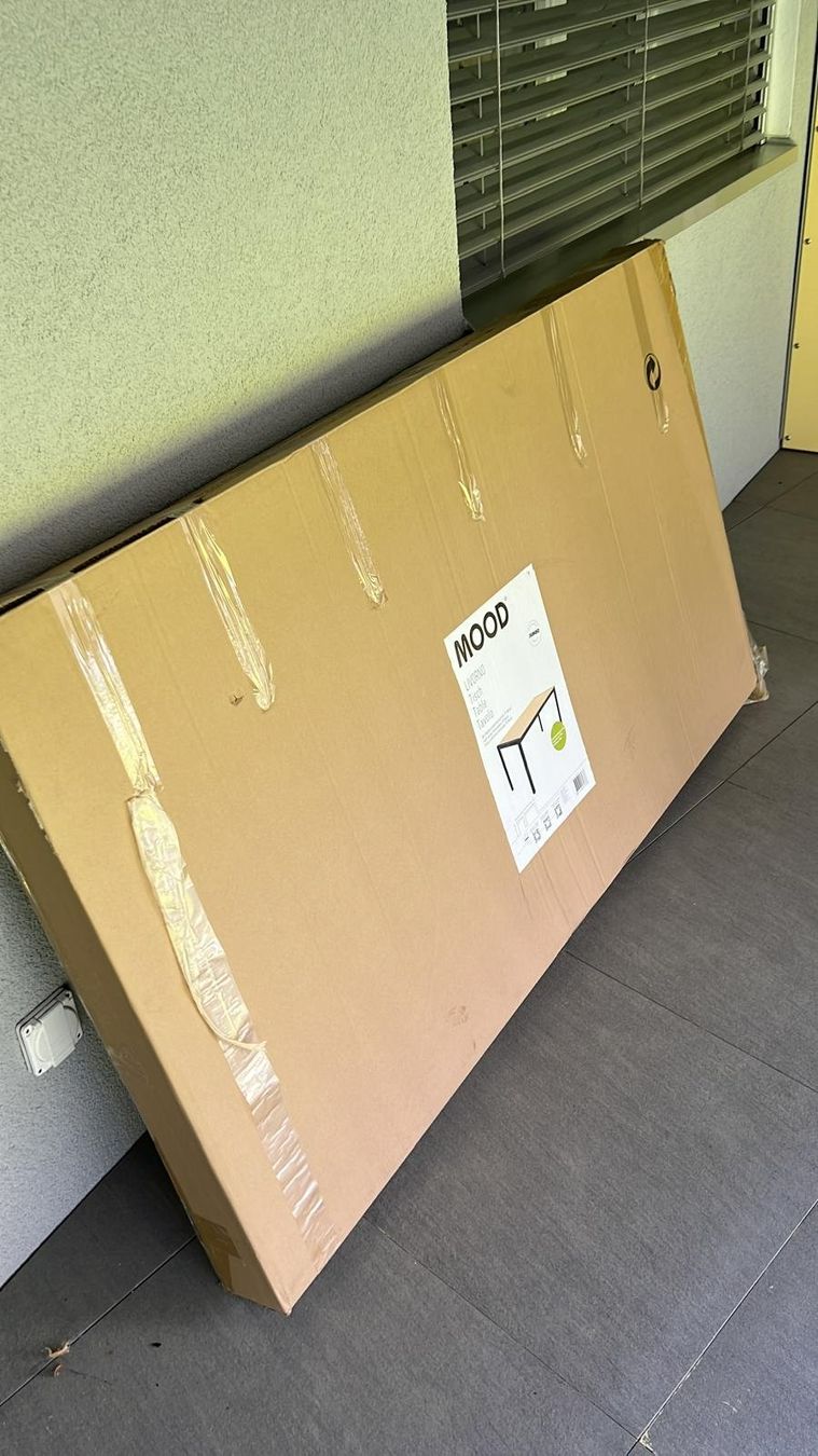 Set di tavolo e panche: Moderner Gartentisch Balkontisch mit 4 Plastikstühle – Usato da Luzern venduto da Svy06 3
