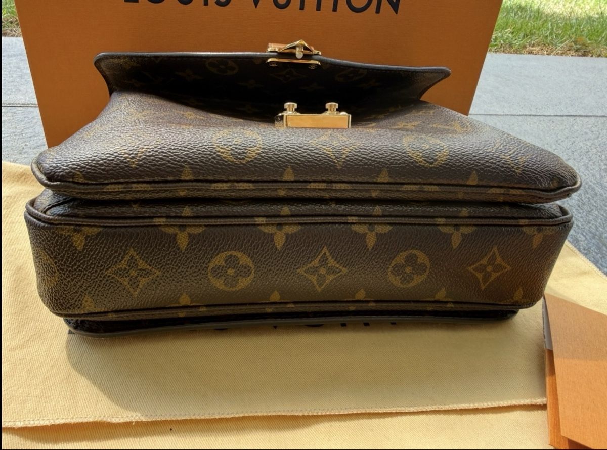 Louis Vuitton Borse da donna: Louis Vuitton Pochette Metis – Usato da Altstätten SG venduto da AzraM02 5