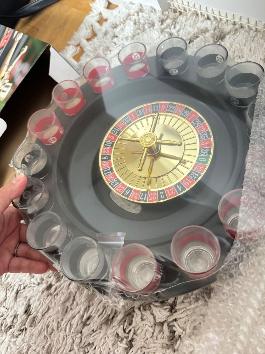 Giochi: Set de roulette à boire (Drinking roulette) – Nuovo e nell'imballaggio originale da Montreux venduto da Iza_81199 2