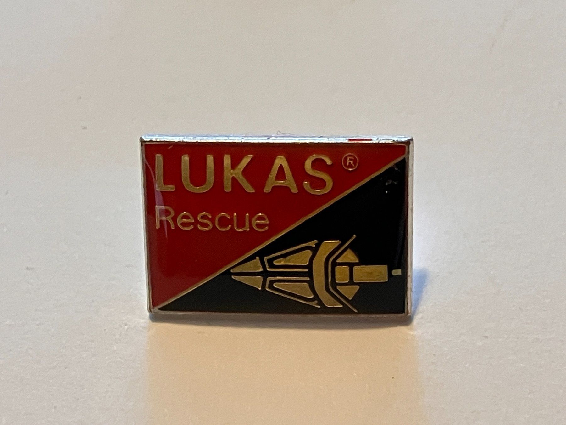 Plaketten & Abzeichen: 1 Pin Lukas Rescue – Gebraucht aus Basel von djwwpp