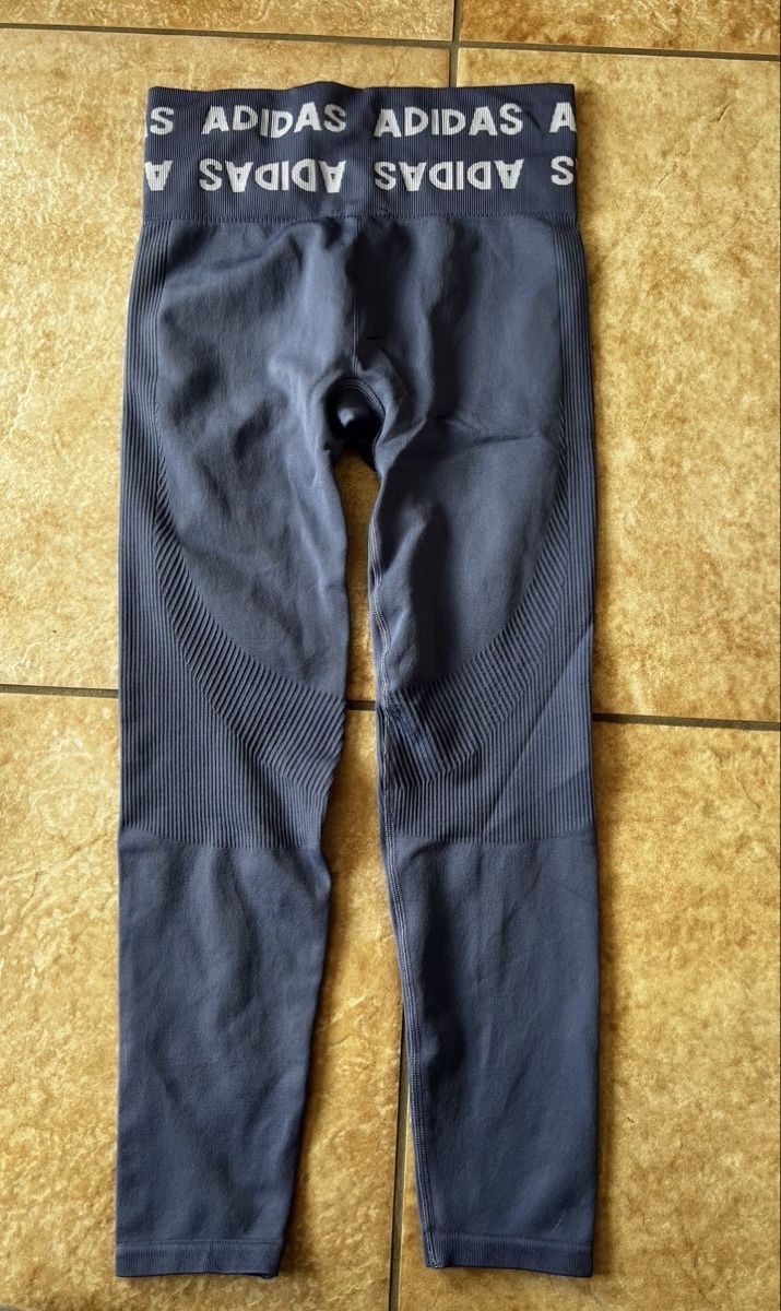 Adidas Leggings: Adidas Sportleggins – Nuovo (secondo la descrizione) da Henau venduto da martina_1998 1