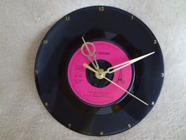 Horloge C. Jérome sur un 45 tours Az - Livré avec pile.