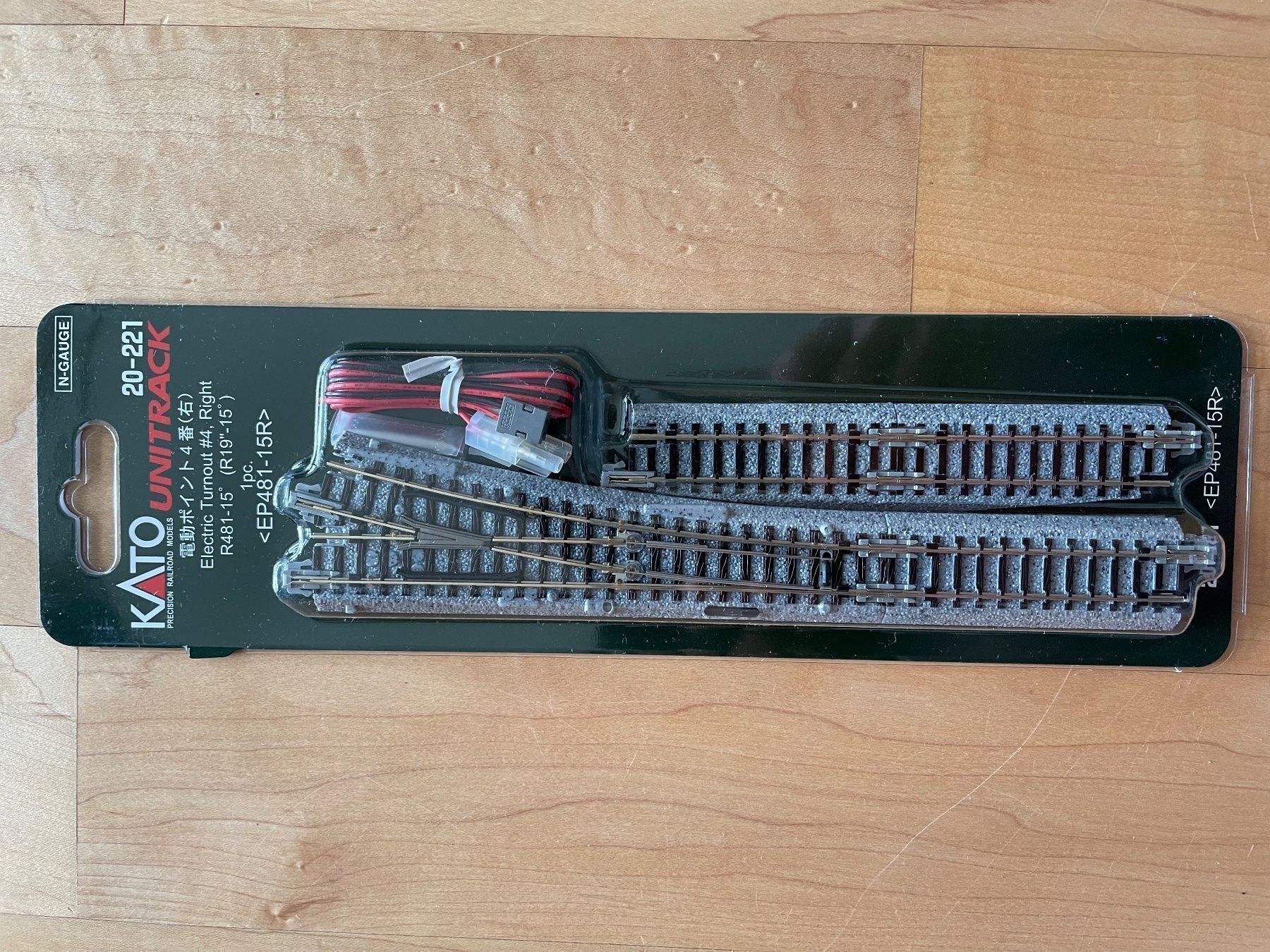 Kato Modelleisenbahnen: Kato 20-221 Weiche rechts 15 Grad – Neu und originalverpackt aus Kleinandelfingen von marco_85