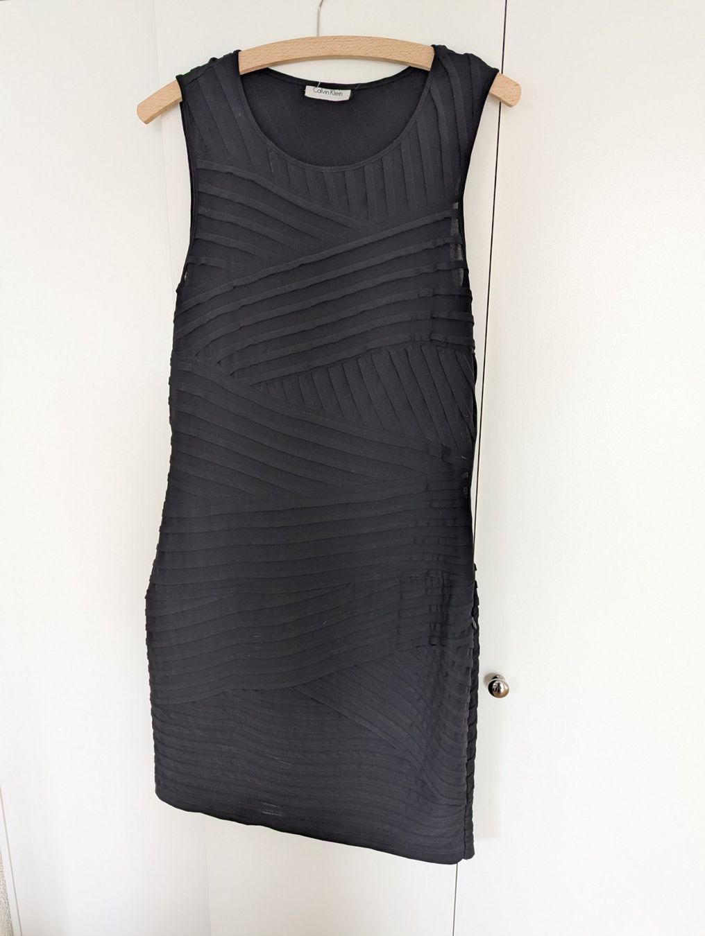 Calvin Klein Vestiti: Schwarzes Kleid von Calvin Klein – Usato da Marthalen venduto da aduanista
