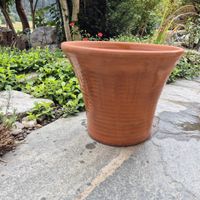Blumentopf Terrakotta konisch gerippt gross 