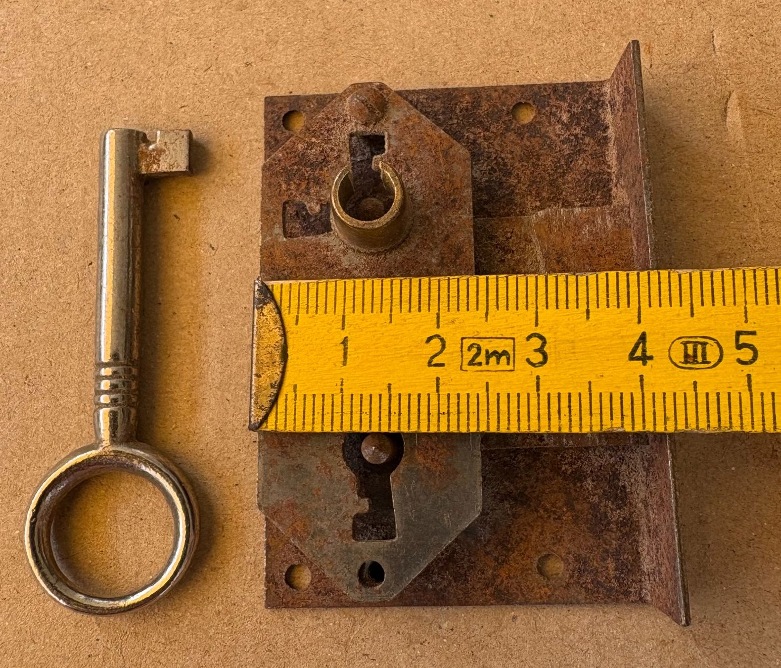 Cadenas: VINTAGE SCHLOSS MIT SCHLÜSSEL – D'occasion à Ostermundigen par wini63 3