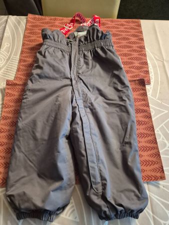 Bequeme Skihose von Reima Tec Grösse 92 .Wasserdicht