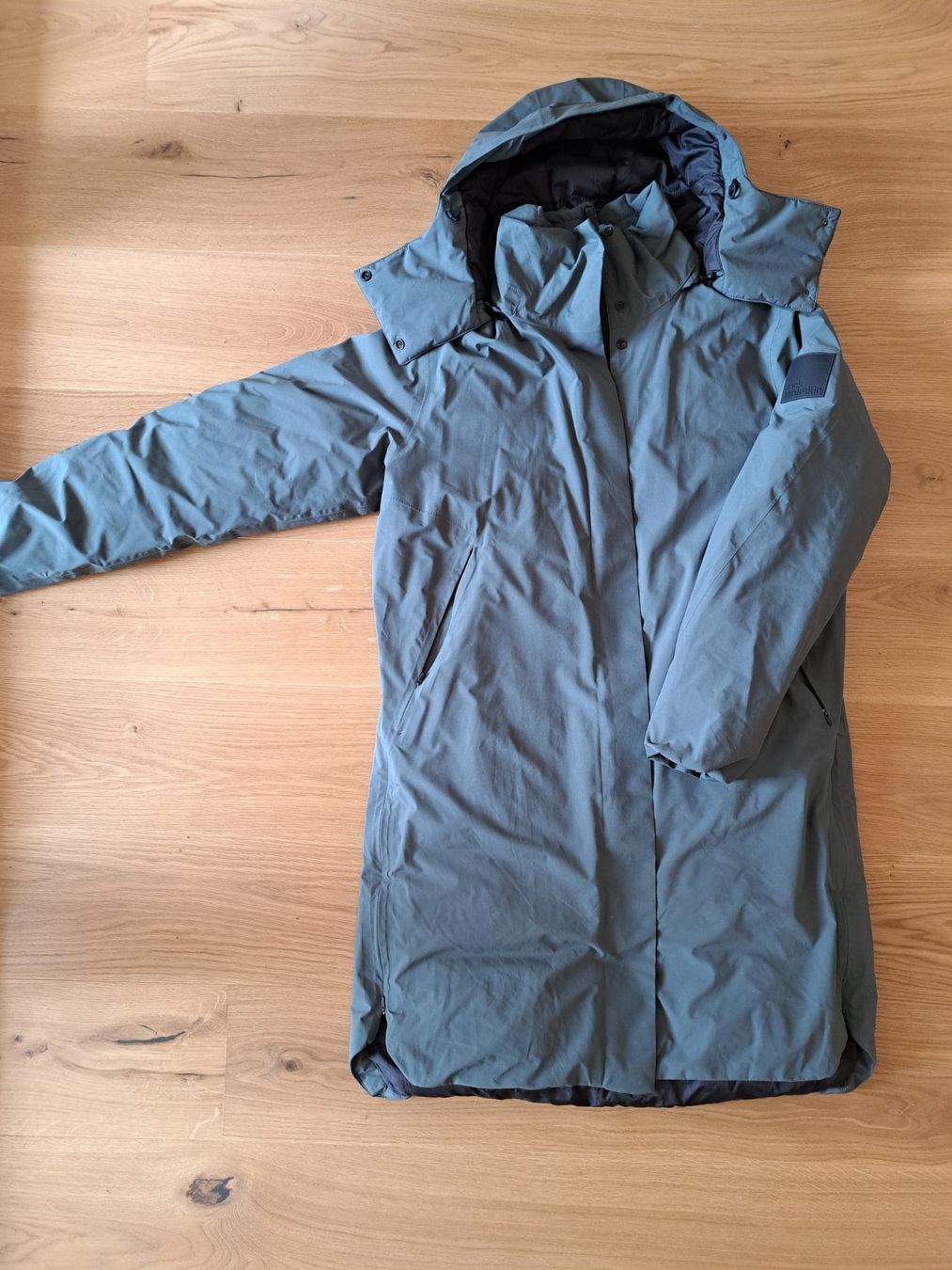 Jack Wolfskin Mäntel: Jack Wolfskin Daunenmantel – Gebraucht aus Maienfeld von Bac_le