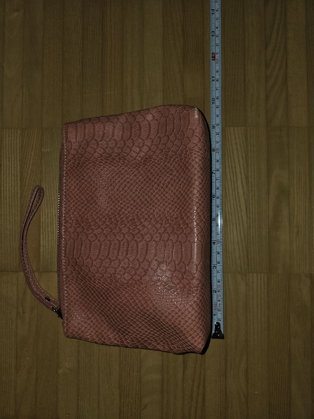Taschen für Damen: Rosa/Corale Clutch in Kroko Optik – Gebraucht aus St. Gallen von A.W.128 1
