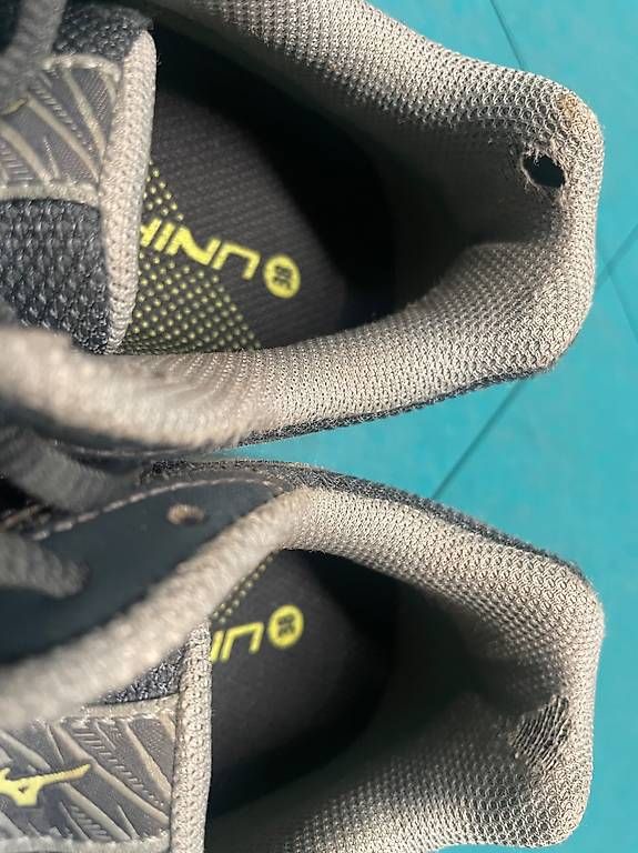 Scarpe da uomo: Hallenschuhe Asics Grösse 39 – Usato da Biel/Bienne venduto da Hamamlezi 4