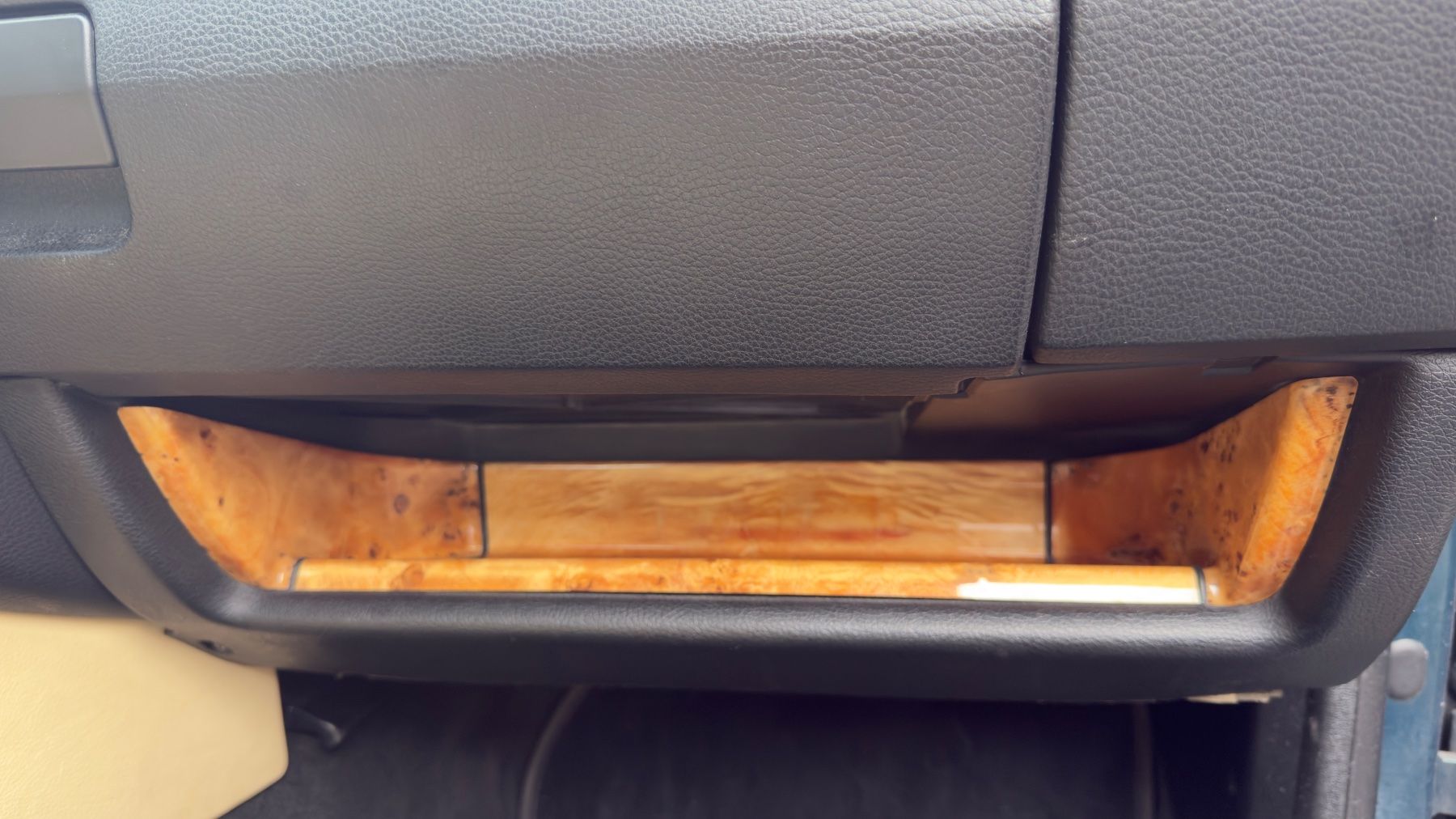 BMW Tutti pezzi di ricambio auto: BMW E36 Compact Individual – Holz- und Leder-Interieurset – Usato da Jonen venduto da BMWE369 8
