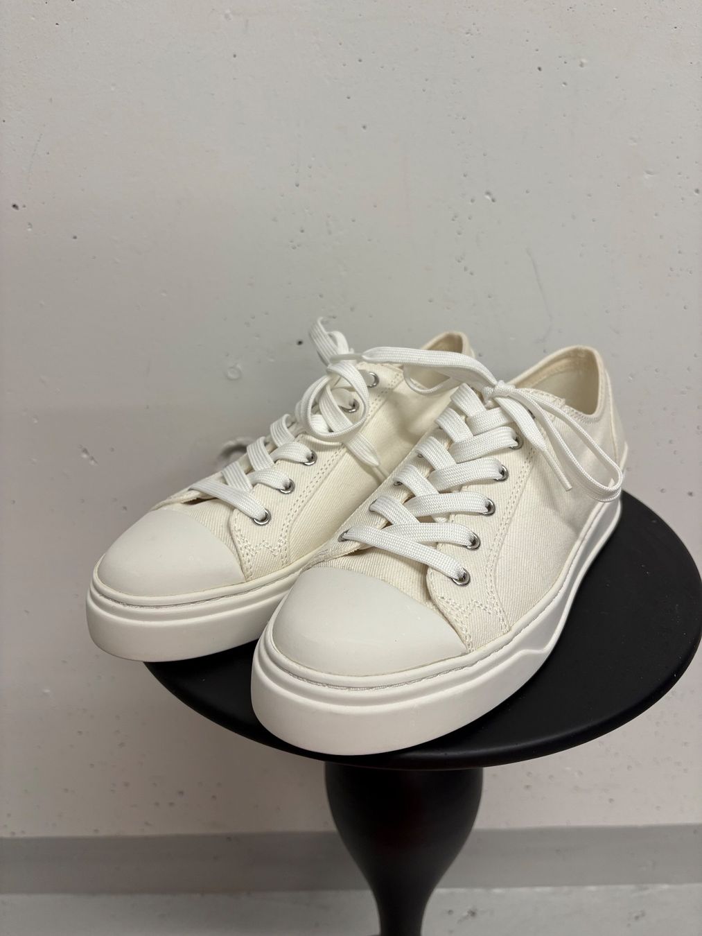 Stuart Weitzman Scarpe da donna: Stuart Weitzmann Sneaker weiss Gr. 38 Canvas Stoff Plateau – Nuovo (secondo la descrizione) da Regensdorf venduto da secondchancefashion 1