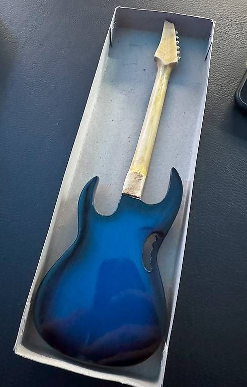 Kit di modellismo & Modellini statici: Model / Mini Gitarre im Stil einer Ibanez RG / JEM – Usato da Oberglatt ZH venduto da Chrisbee 1