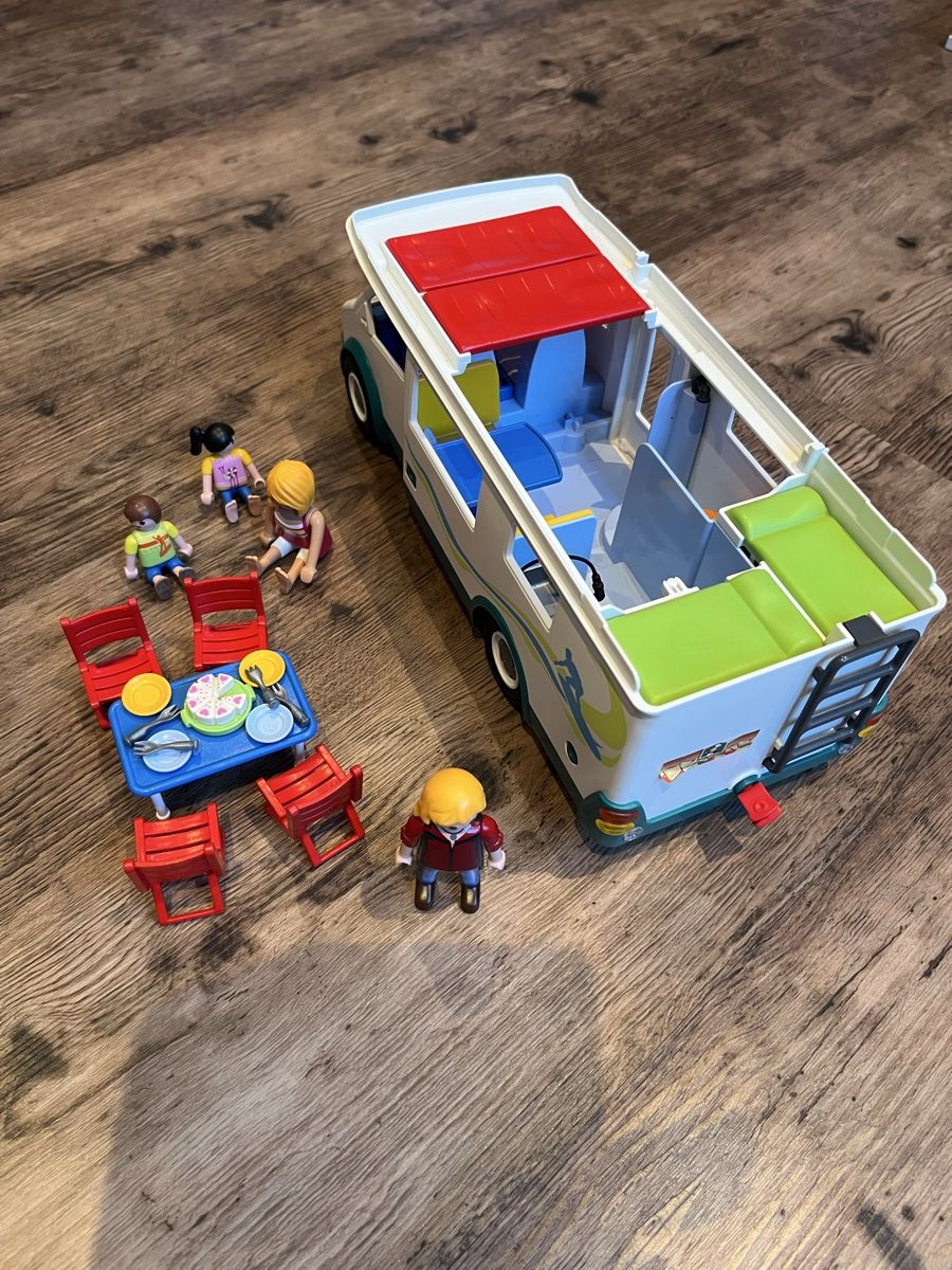 Playmobil Giocattoli: Playmobil Camper – Usato da Liebefeld venduto da 75_8j6h 4