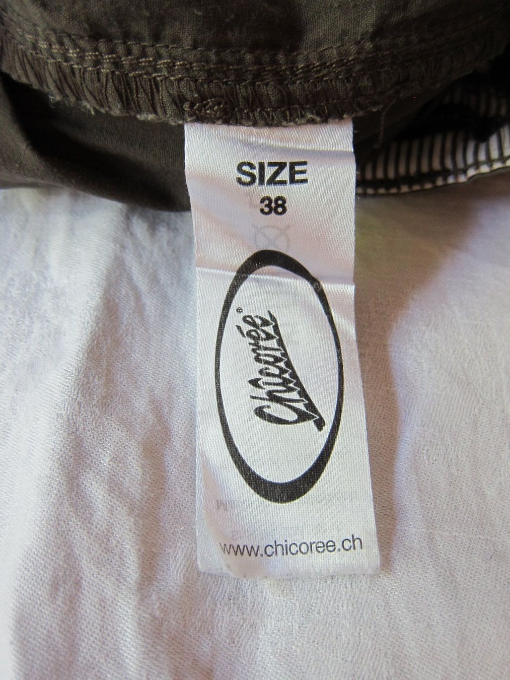 Pantaloni: Kurzhose Chicorée, olive, Top Zustand! – Nuovo (secondo la descrizione) da Zürich venduto da Italia58 2