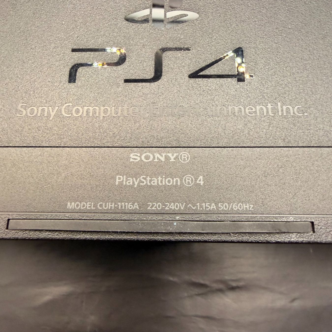 Sony Console: PS4 Konsole 500GB mit Controller – Usato da Düdingen venduto da Nerdworld 8