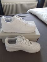Nike Air Force 1, blanches,  neuves, Pointure 43