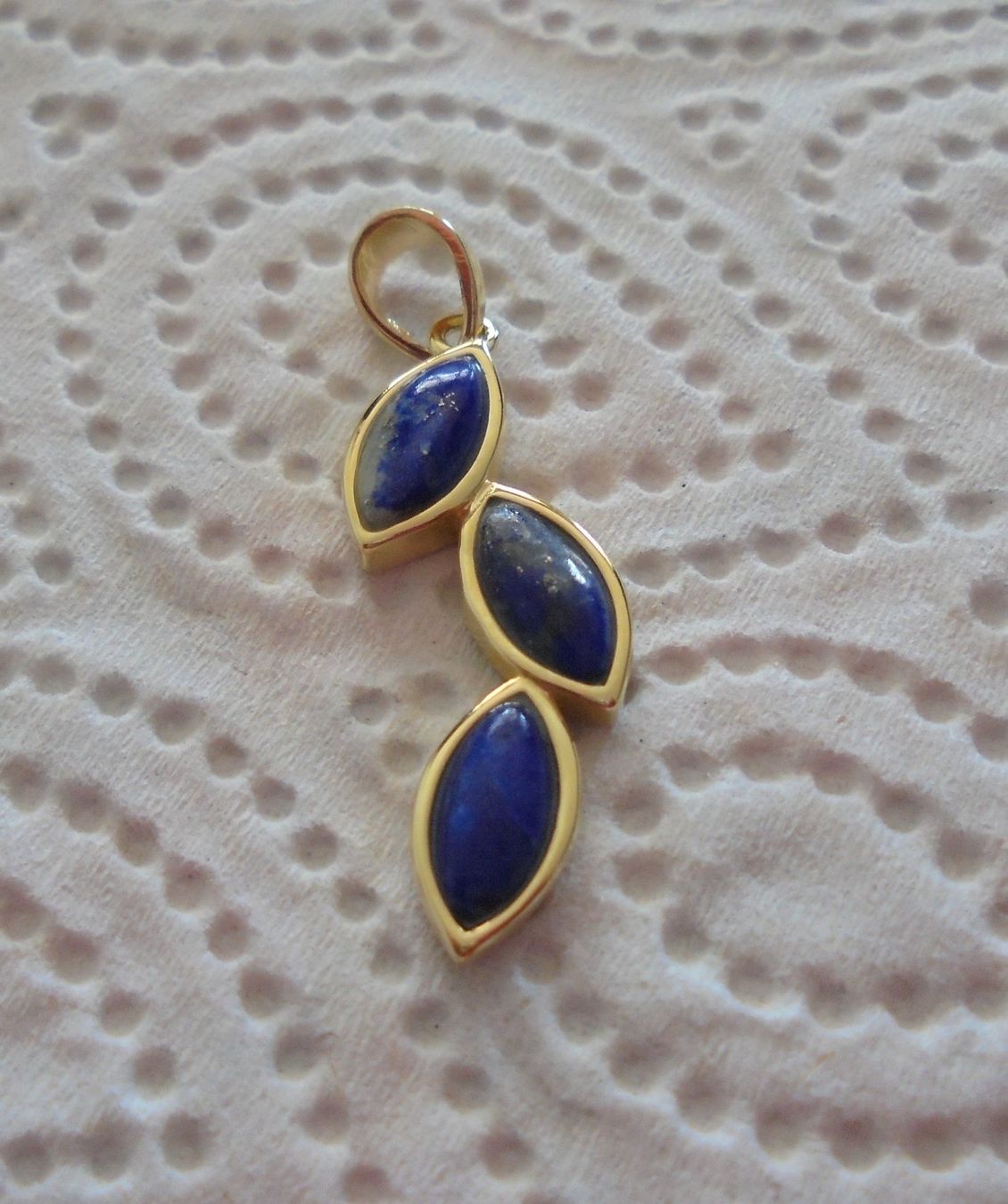 Ciondoli: Echtschmuck: Lapislazuli Silberanhänger, vergoldet – Nuovo (secondo la descrizione) da Zuchwil venduto da maumauchi 9