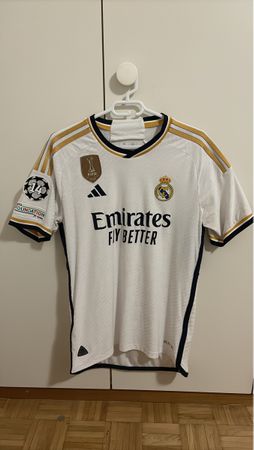 Maillot Real Madrid authentique taille M comme neuf