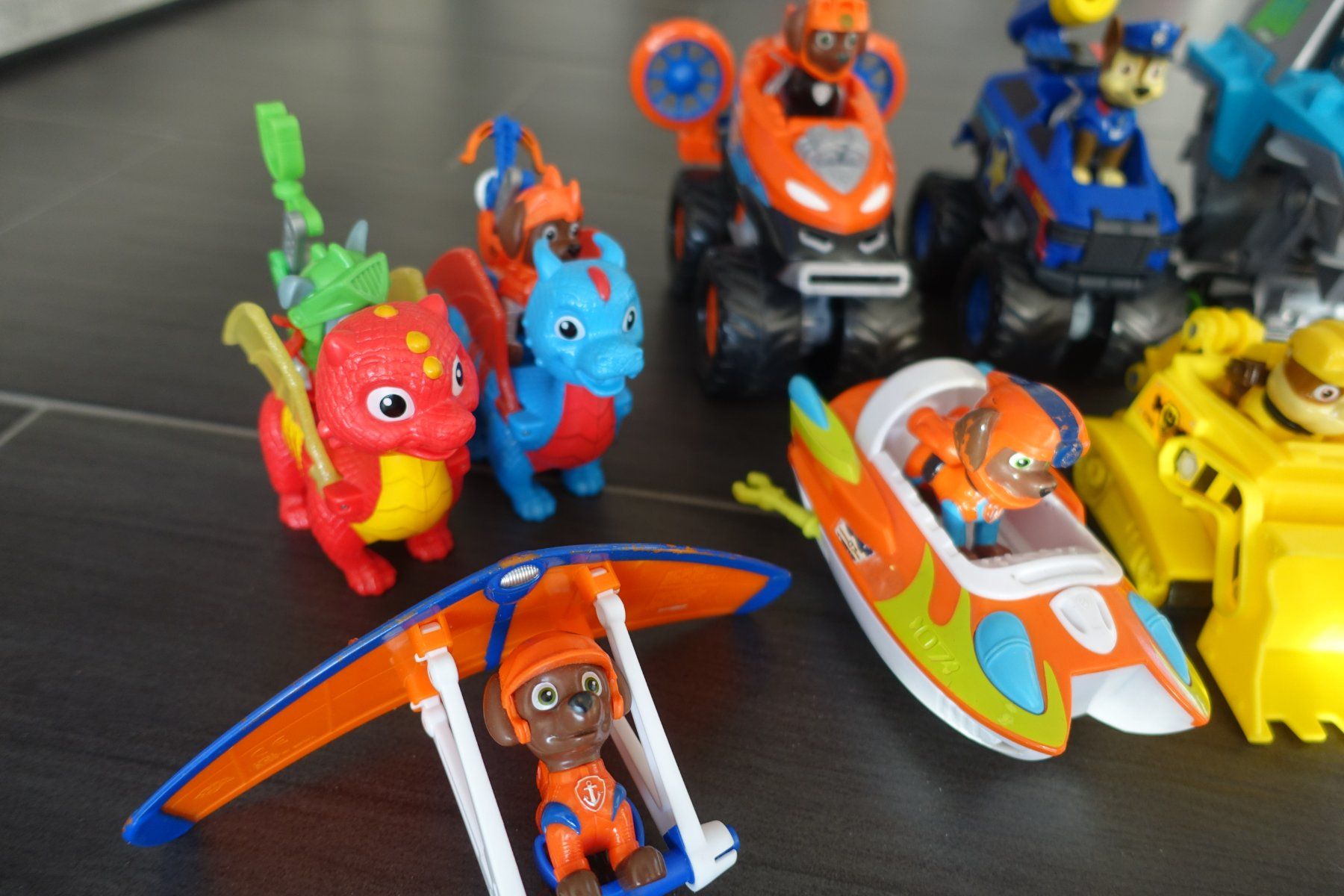 Giocattoli: Paw Patrol Autos mit Figuren – Usato da Belp venduto da Mazarron58 1