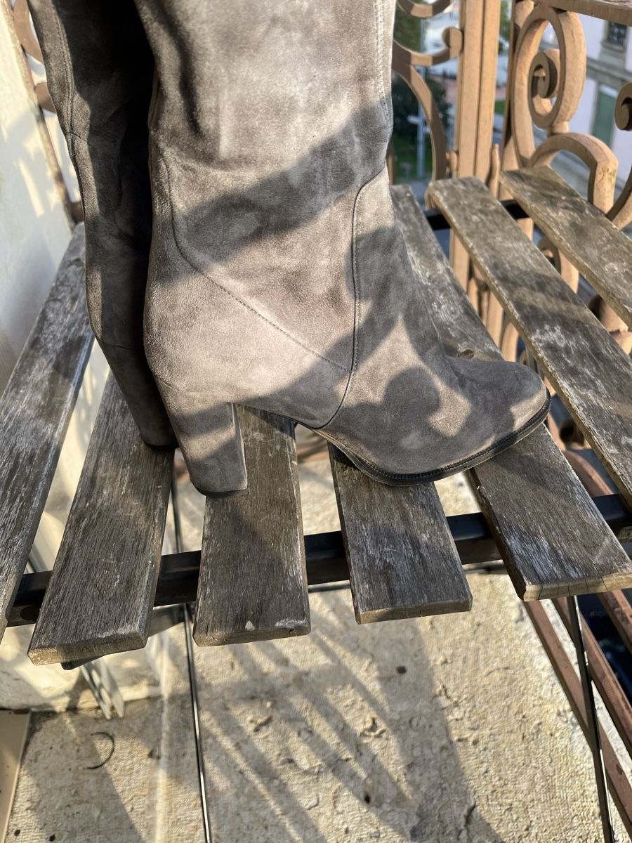 Scarpe da donna: Grey suede overknee block heel boots, size 37, chic look. – Nuovo (secondo la descrizione) da Zürich venduto da que_5ntr 6