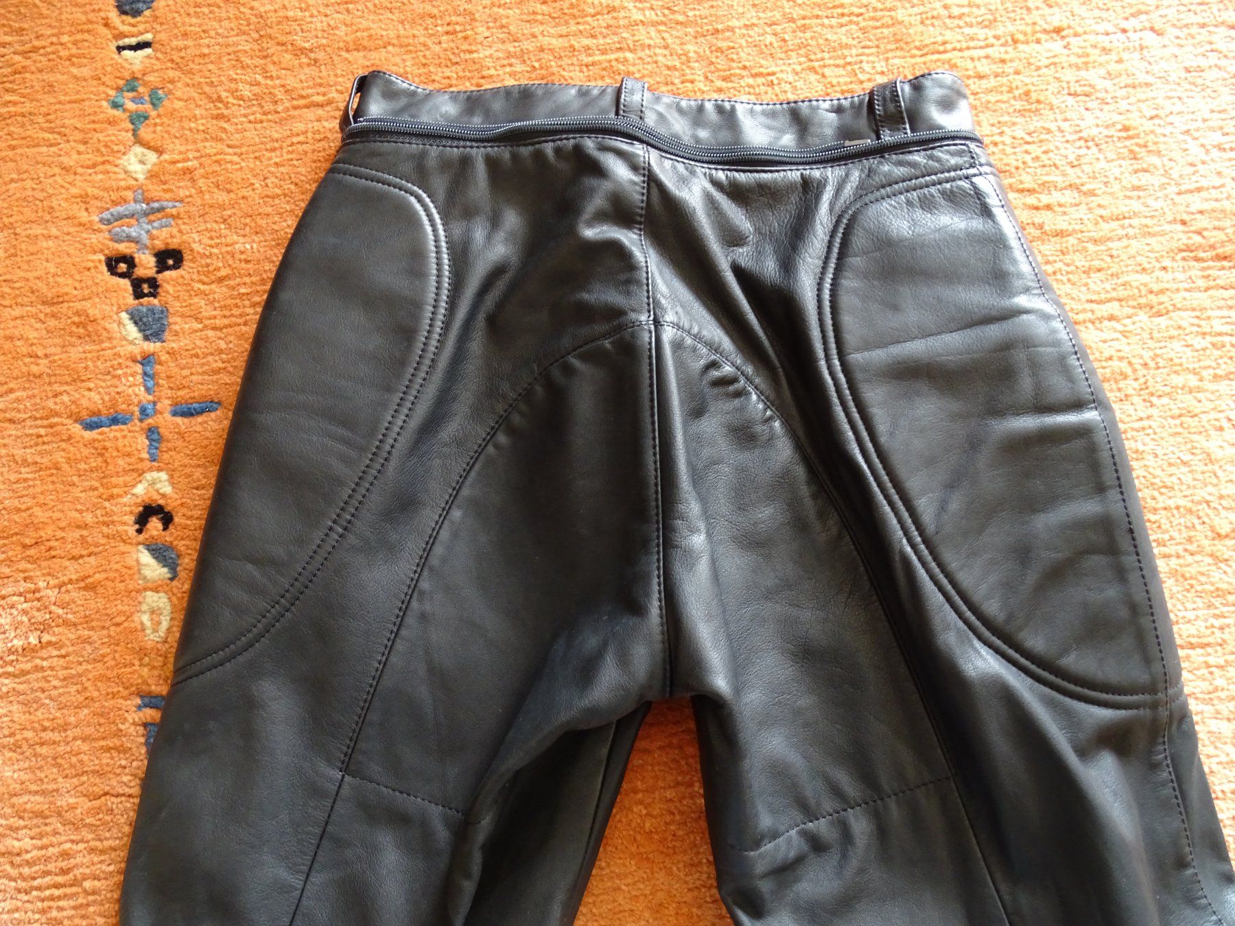 Dainese Pantaloni: Motorrad Lederhose – Usato da fehraltorf venduto da Ospirou 3