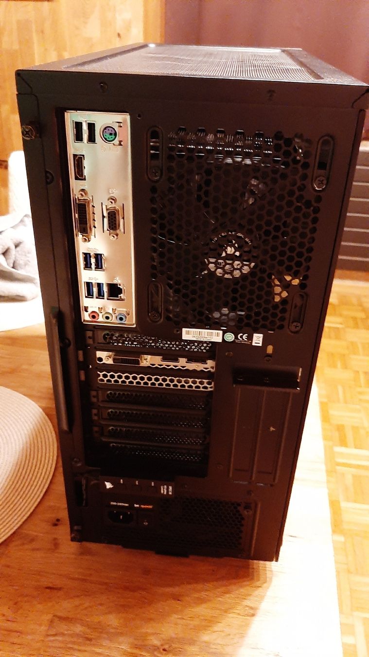 PC: tour d ordinateur Gaming – Usato da Fontenais venduto da Tartampin 1