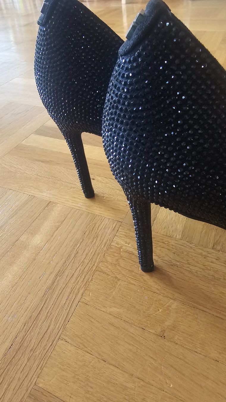 Guess Chaussures femmes: Guess Pumps schwarz Grösse 38 mit Strass – Neuf (Voir description) à Klingnau par anduril_25 1