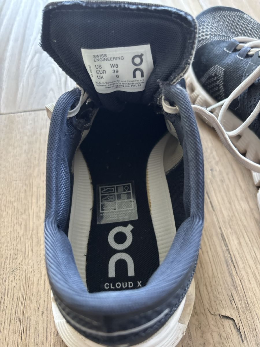 On Scarpe da donna: ON Sneaker Schuh/39 Dunkelblau  – Nuovo (secondo la descrizione) da Appenzell venduto da babet01 3