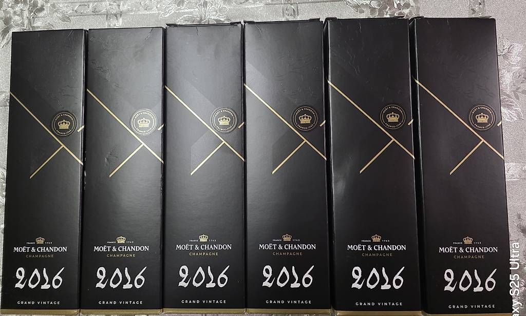 Sonstiges: 6 FLASCHE MOET CHANDON  BRUT 2016 ORGINALVERPACKT – Gebraucht aus Schönenwerd von 1952kv