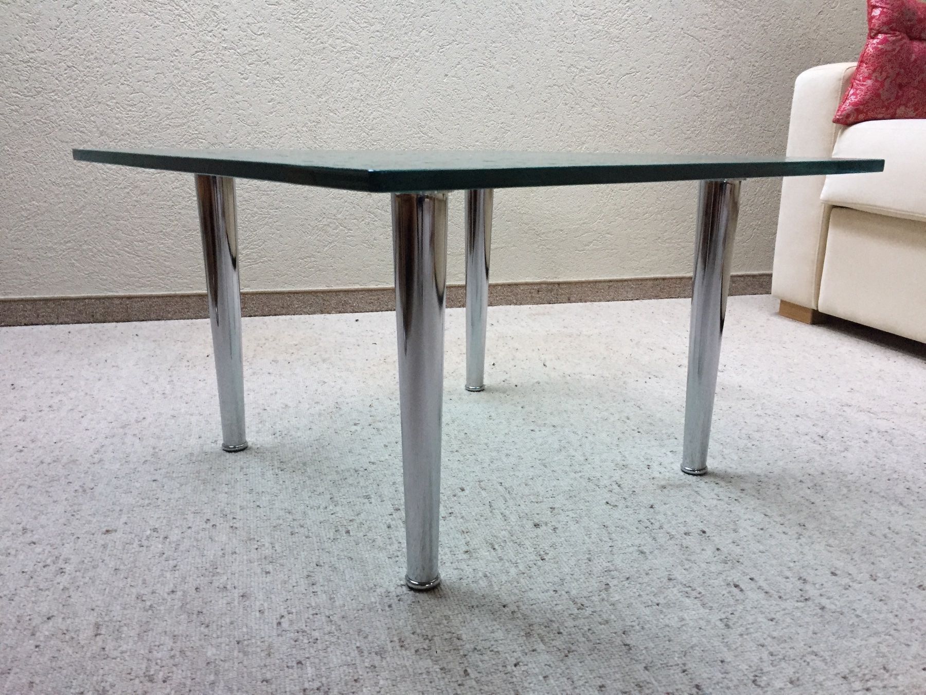 Tables: Tisch klein, Glastisch quadratisch – D'occasion à Oberdorf BL par Sandan125 3