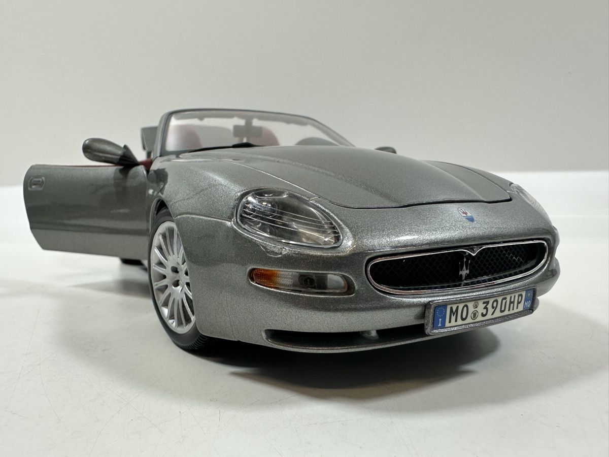 Bburago Modellini d'auto: Maserati Spyder V8 1:18, anthrazit, BBURAGO – Usato da Zofingen venduto da rf9_x2xt 9