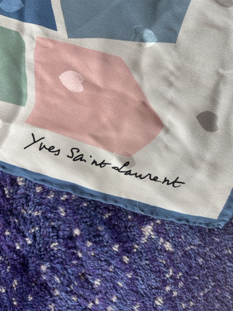 Saint Laurent Foulard & Sciarpe: YSL Foulard – Usato da hüntwangen venduto da Fiorenzaanna 1
