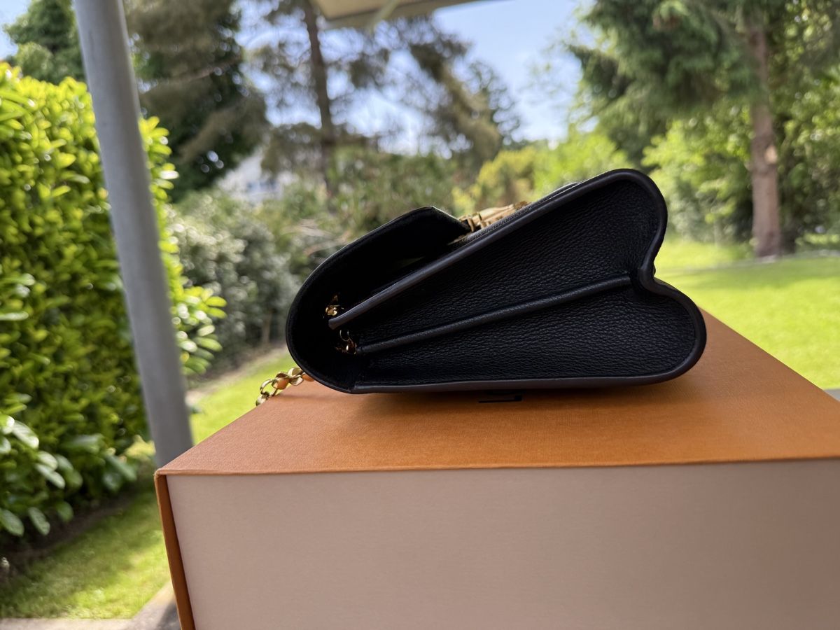 Louis Vuitton Taschen für Damen: Louis Vuitton Victoire Monogram Noir Schultertasche – Gebraucht aus Muttenz von jus_nkk2 2