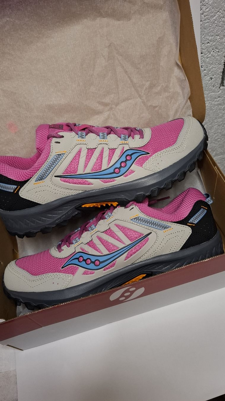 Saucony Herrenschuhe: Saucony Grid Peak -  taille 38 - neuf! – Neu und originalverpackt aus Le Landeron von rue_k9kg