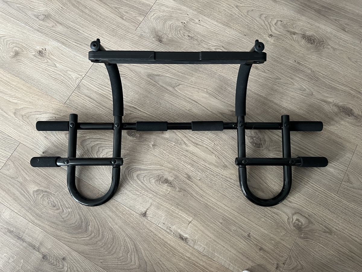 Powerzone Vélos d'appartement: Klimmzugstange schwarz – D'occasion à Oberbuchsiten par Noah1402 1