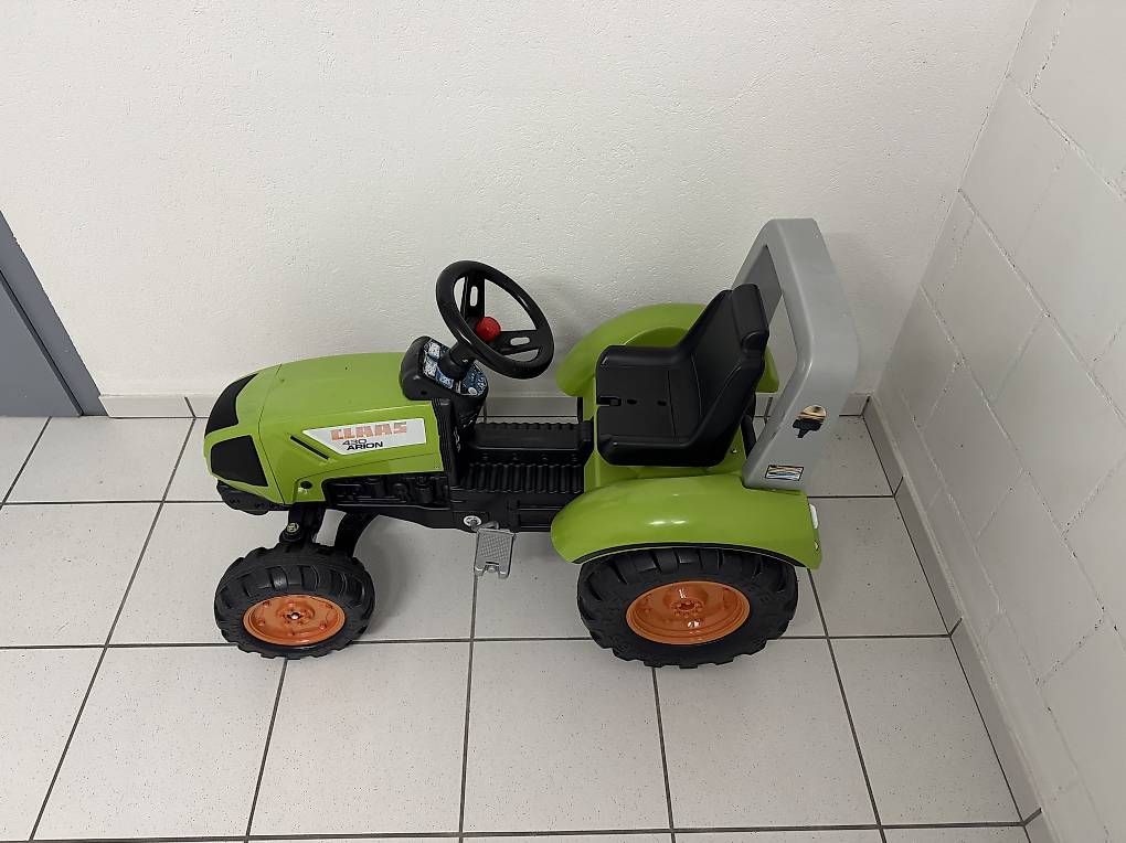 Fahrzeuge für Kinder: Kindertraktor – Gebraucht aus Meikirch von RomanoTschirren