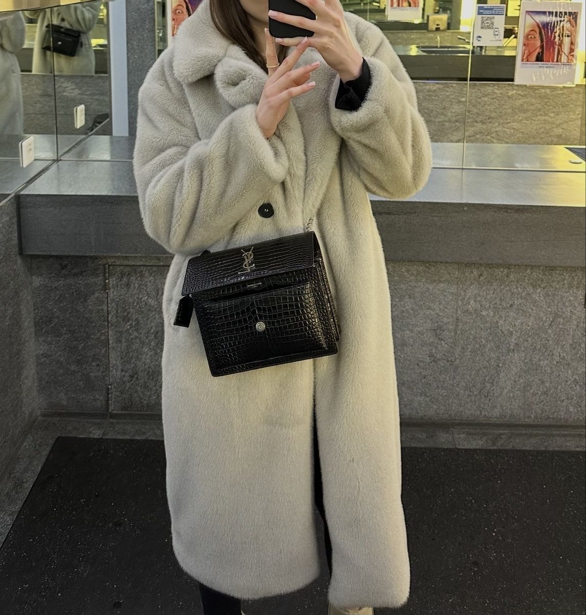 Zara Cappotti: Fellmantel (fake fur) – Nuovo (secondo la descrizione) da Birsfelden venduto da ant_ys8y 1
