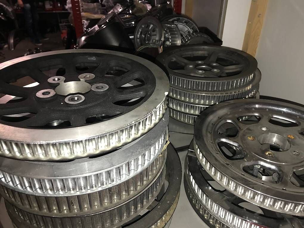 Sistemi di scarico: Harley Davidson Auspuffe, Krümmer & Pully – Usato da Schlieren venduto da motostyling 3