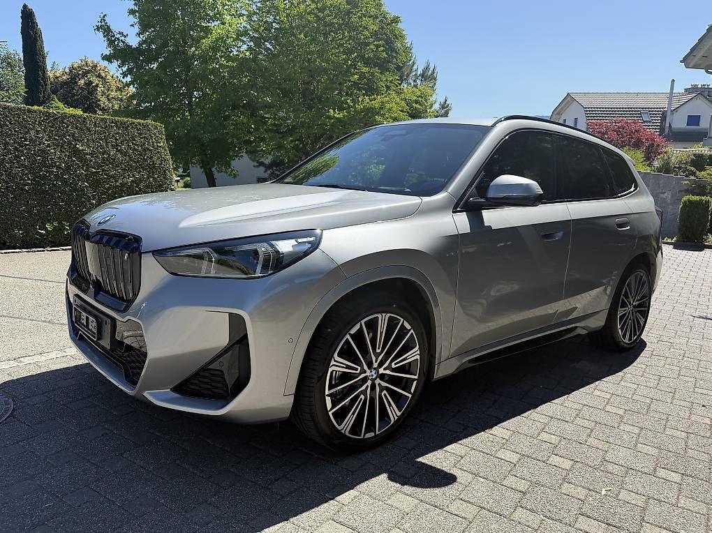 BMW Automobili: BMW iX 1 xDrive 30 – Usato da Oberlunkhofen venduto da Tinapolly 1