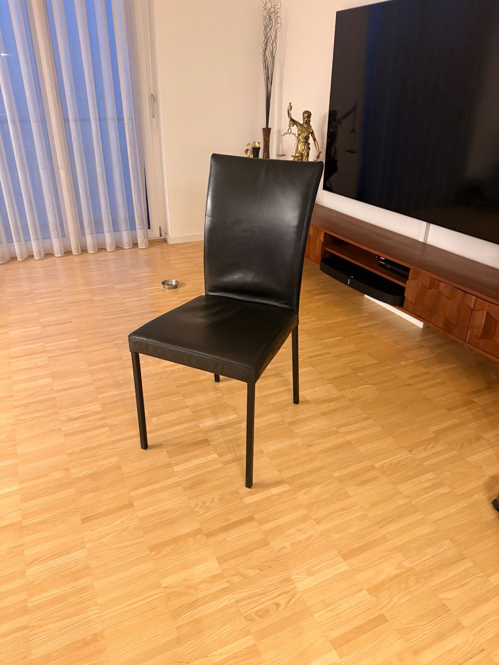 Livique Stühle: Stühle – Gebraucht aus St. Gallen von Adler-81 4